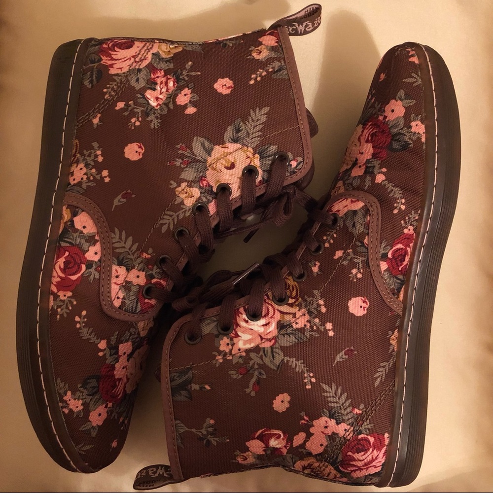 Dr. Martens AirWair Victorian Flowers
